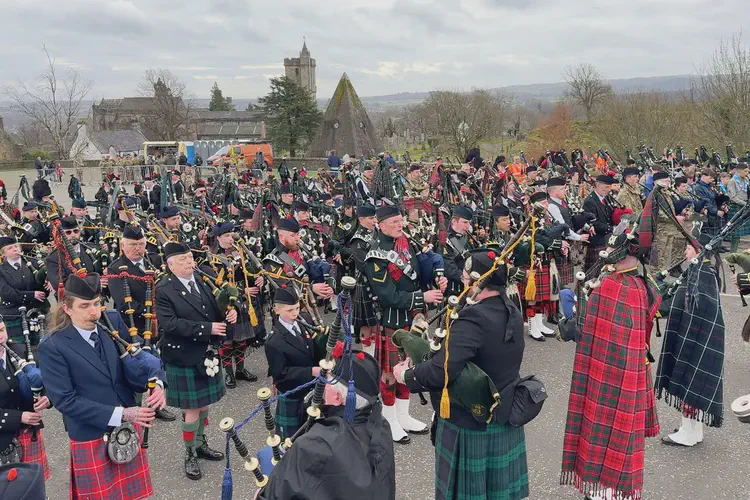 Highland Cathedral - Bagpipes meet Military drum ❤️ - YouTube