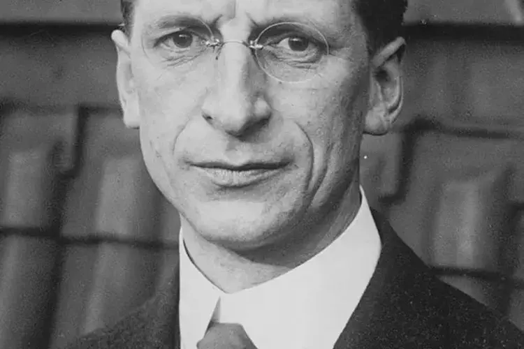 DeValera is elected president of the first Dáil Éireann