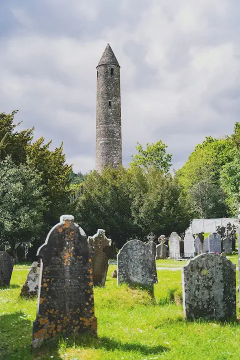A mob broke into the Tolbooth jail and removed Captain Porteous