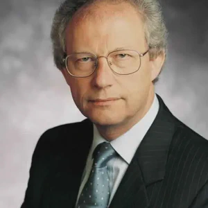 Henry McLeish resigned as Scotlands First Minister